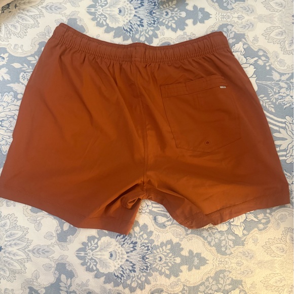 Men’s Vuori Kore Brown Shorts - Picture 2 of 8